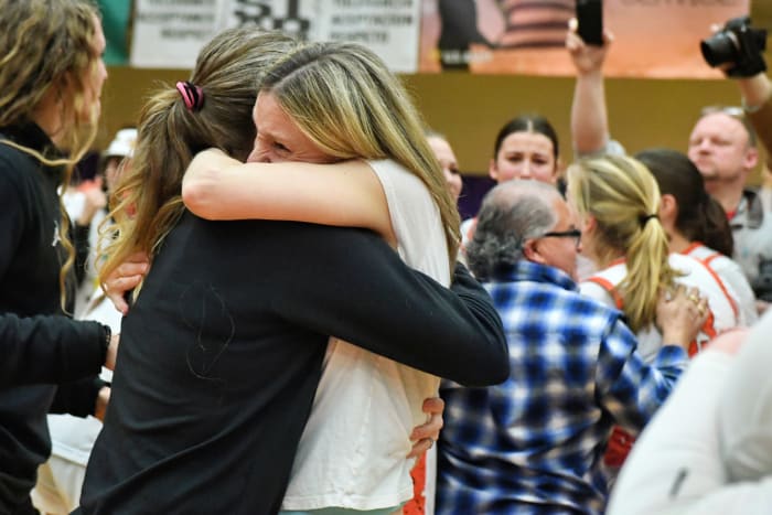 a Silverton Crater 5A Oregon girls basketball final 2024 Leon Neuschwander 50